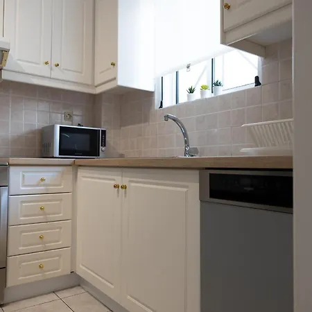 Apartment Spacious Close To The Sea And The Center