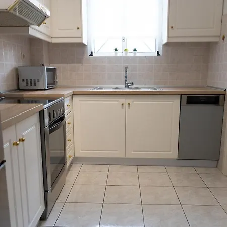 Spacious Close To The Sea And The Center Appartement Athene
